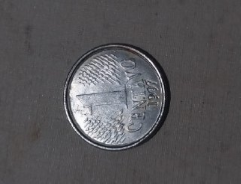 Estamos vendendo uma moeda antiga de 1 centavo 1997